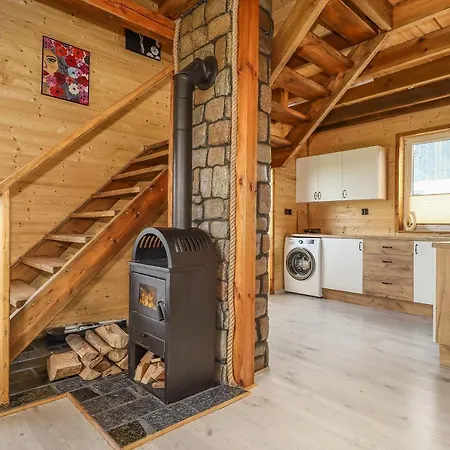 Vila Jaskowe Wzgorze Kameralny Z Pieknym Widokiem Na Jezioro Ostrzyckie, Balia - Sauna - Kominek, Nr 1